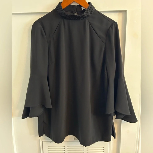 Anna Cate Riley Top Black M Cut Outs Bell Sleeves lace collar - Picture 1 of 6